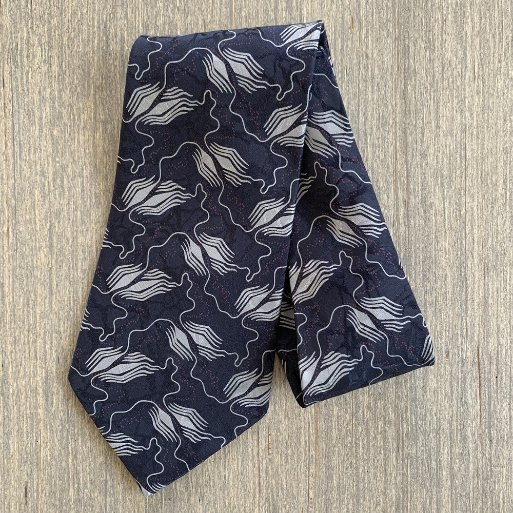 Giorgio Armani Navy Blue & Silver 100% Silk Neck Tie 3.5"x55" - Made in Italy